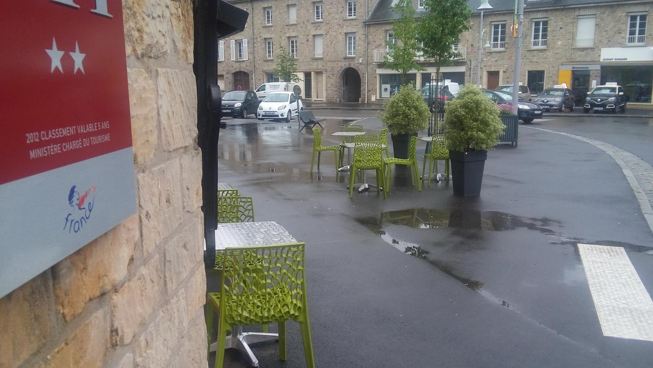Hotel Saint-Michel Les Monts d'Aunay Exterior foto
